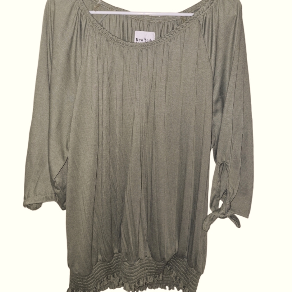 New York Laundry Green Blouson Top.